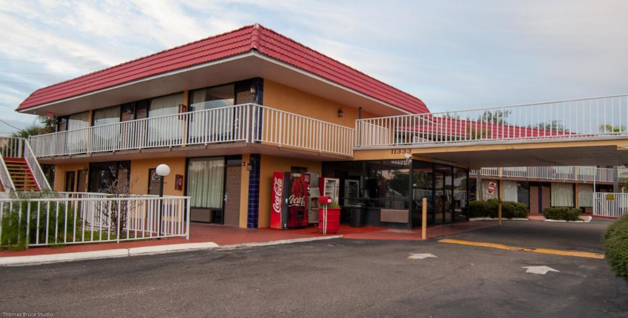 Express Inn & Suites - 5 Miles From St Petersburg Clearwater Airport المظهر الخارجي الصورة